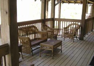 Mountain Meadows Lodge deck sitting area