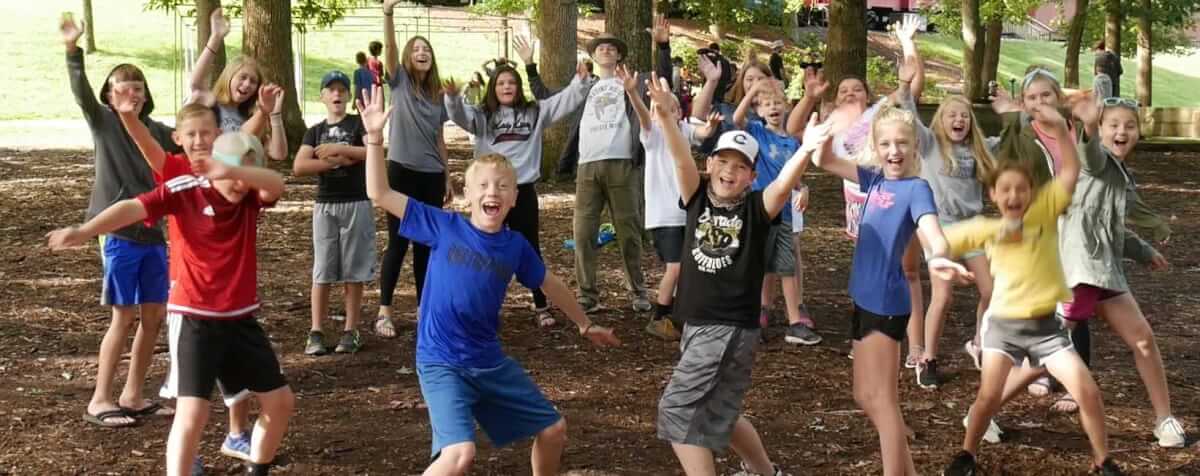 campers waving